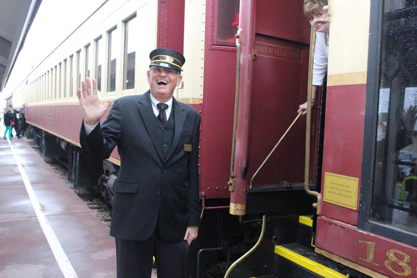 Grapevine wine train (4)