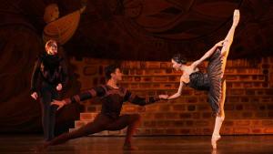 Houston Ballet Principals Yuriko Kajiya as Odile and Chun Wai Chan as Siegfried with Soloist Christopher Coomer as Rothbart in Stanton Welch’s Swan Lake.  Photo by Amitava Sarkar (2018)